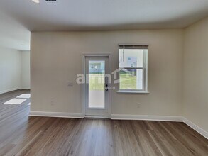 5981 Sycamore Pl St in St. Cloud, FL - Foto de edificio - Building Photo