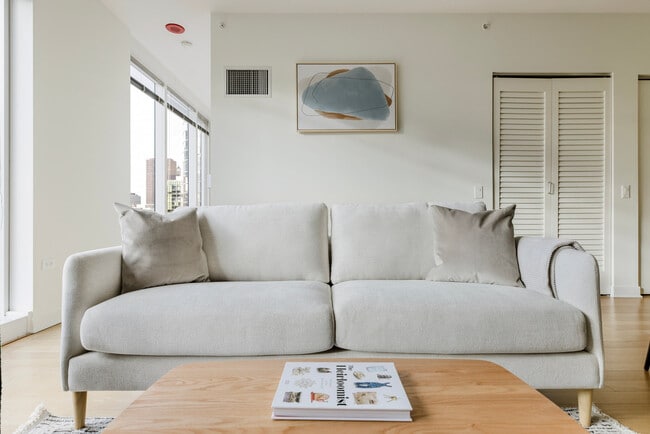 340 E North Water St in Chicago, IL - Building Photo - Building Photo