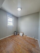 111 Myrtle Ave, Unit 2 in Jersey City, NJ - Foto de edificio - Building Photo