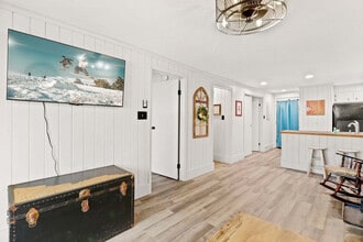 102 Skiview Ln in Beech Mountain, NC - Foto de edificio - Building Photo