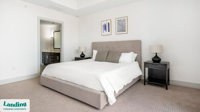 777 Preston St, Unit 29L in Houston, TX - Building Photo - Building Photo