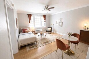 Oakland Apartments in Pittsburgh, PA - Building Photo