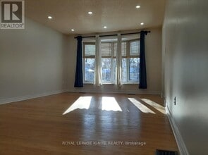 21 Humheller Rd in Toronto, ON - Building Photo - Building Photo