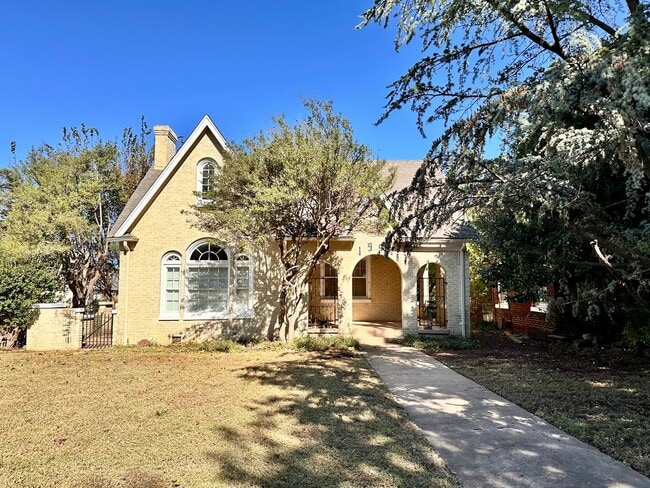 property at 1947 NW 20th St