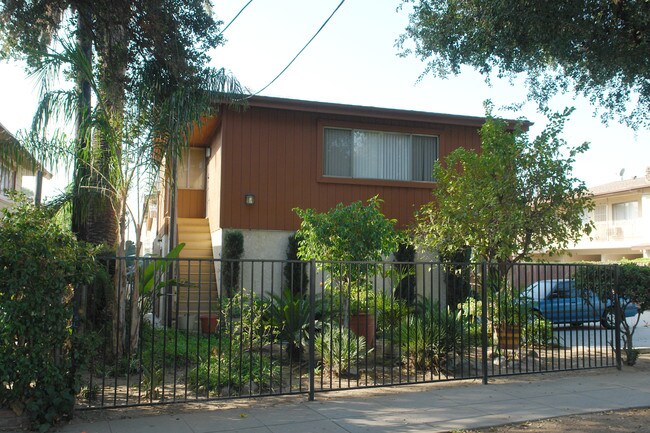 316 E Live Oak St in San Gabriel, CA - Foto de edificio - Building Photo