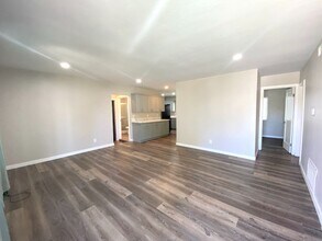 5228 E Falls View Dr in San Diego, CA - Building Photo - Building Photo
