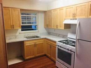 12 Valentine Ave in Glen Cove, NY - Building Photo - Building Photo