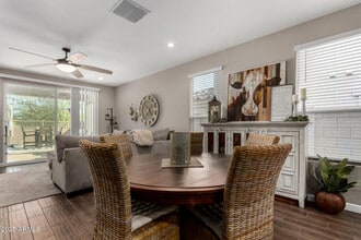 2023 W Yellowbird Ln in Phoenix, AZ - Building Photo - Building Photo