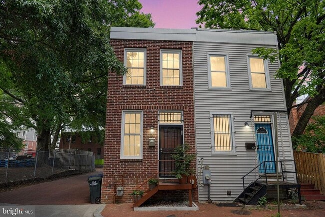property at 403 Franklin St NW