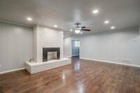 3700 Stadium Dr in Fort Worth, TX - Building Photo - Building Photo