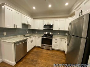 75 Morris St, Unit 1 in Boston, MA - Building Photo - Building Photo