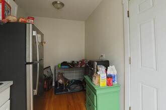 839 W Newport Ave, Unit J01P in Chicago, IL - Building Photo - Building Photo