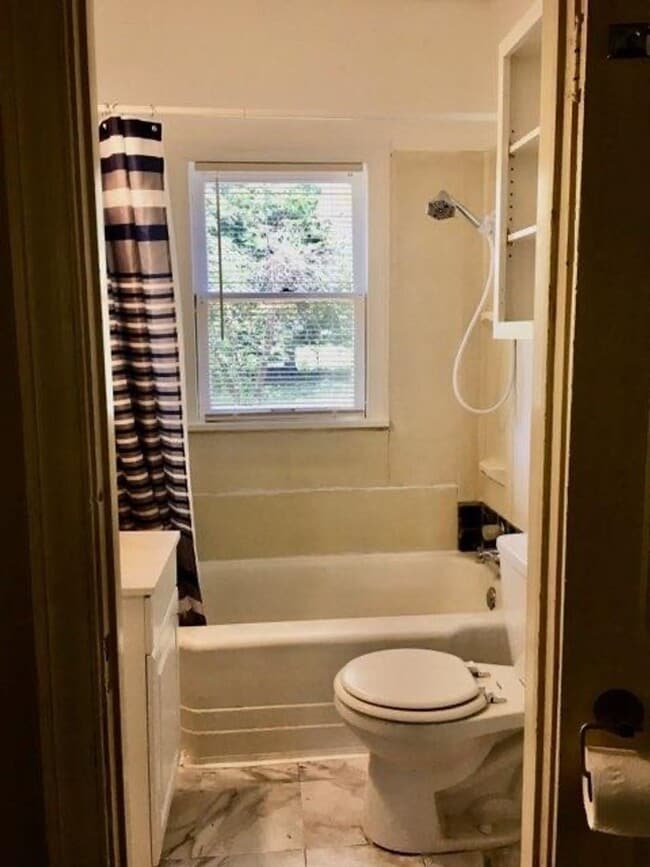 property at 1540 E 62nd St