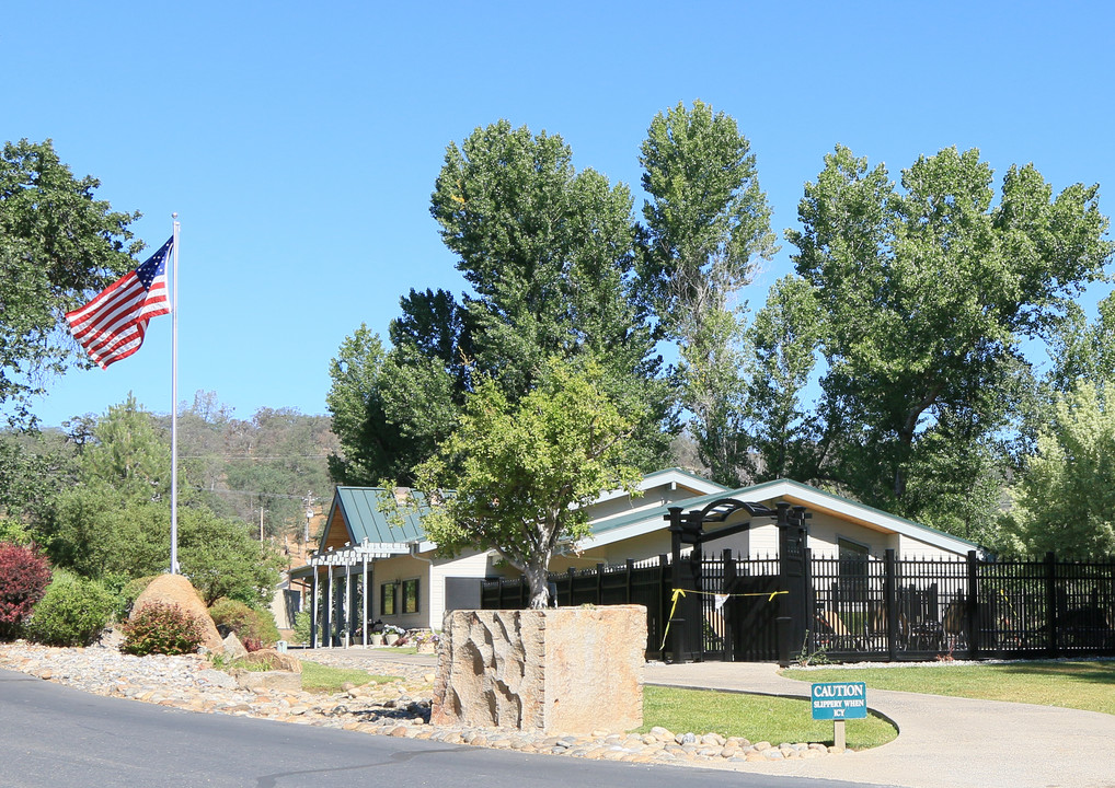 Oak Creek in Coarsegold, CA - Building Photo