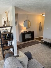 22 Keran Manor Ct in Greenwood, IN - Foto de edificio - Building Photo