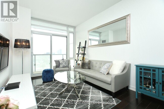 170-2170 Fort York Blvd