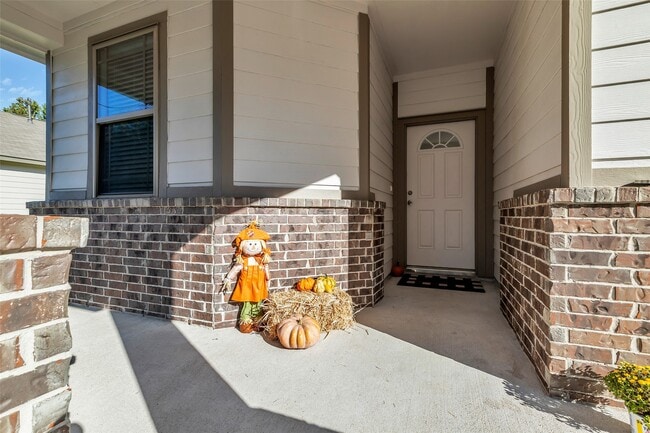 740 Brown Rd in Dayton, TX - Building Photo - Building Photo