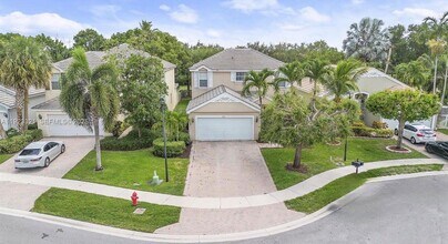 168 Canterbury Pl in Royal Palm Beach, FL - Building Photo - Building Photo