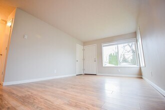 3129-3133 19th Pl in Forest Grove, OR - Foto de edificio - Building Photo