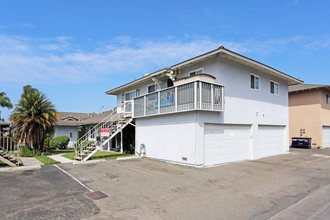 16652 Bartlett Ln in Huntington Beach, CA - Building Photo - Building Photo