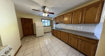 225 Holland St, Unit 2 in Somerville, MA - Building Photo