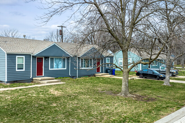 Lakeview Residences in Olathe, KS - Foto de edificio - Building Photo