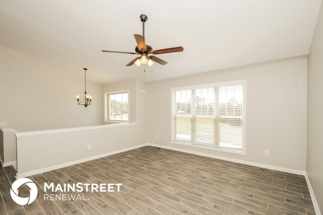 122 Millstream Dr in Dallas, GA - Foto de edificio - Building Photo