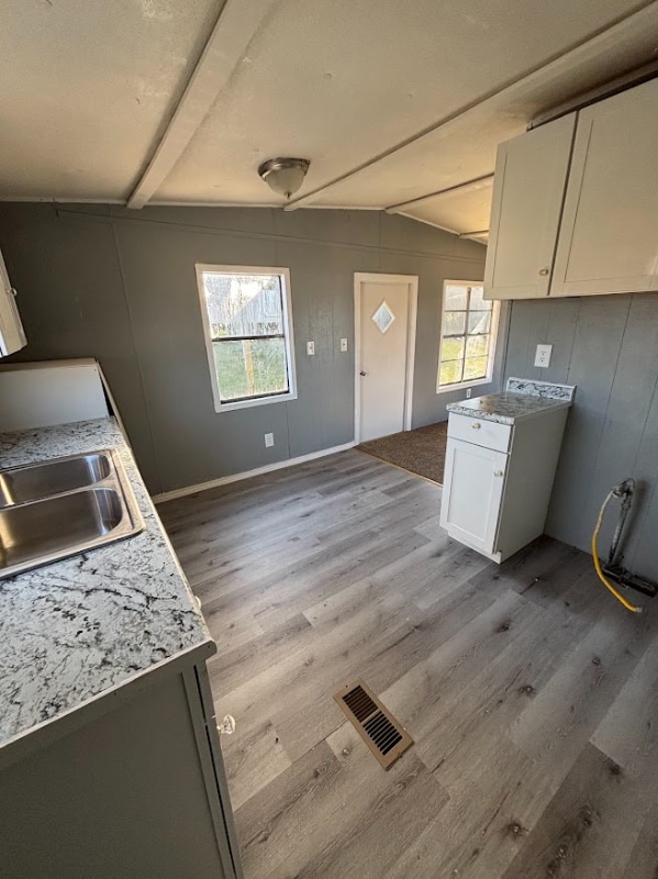 100 Hidden Valley Dr in Batesville, AR - Foto de edificio - Building Photo