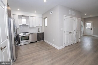 2005 E Susquehanna Ave in Philadelphia, PA - Building Photo - Building Photo