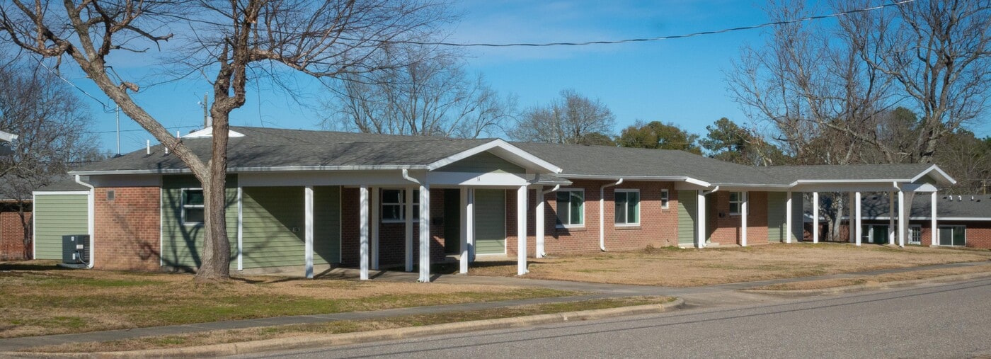 Fort Bragg On Post Housing in Fayetteville, NC - Foto de edificio