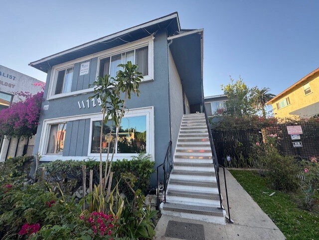 11729 W Washington Blvd, Unit D in Los Angeles, CA - Building Photo