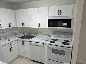 10773 Cleary Blvd in Plantation, FL - Building Photo - Building Photo