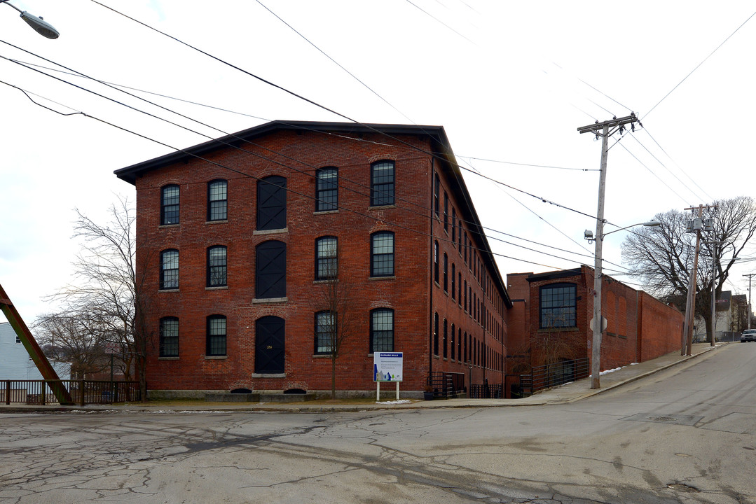 Glenark Landing Apartments in Woonsocket, RI - Foto de edificio