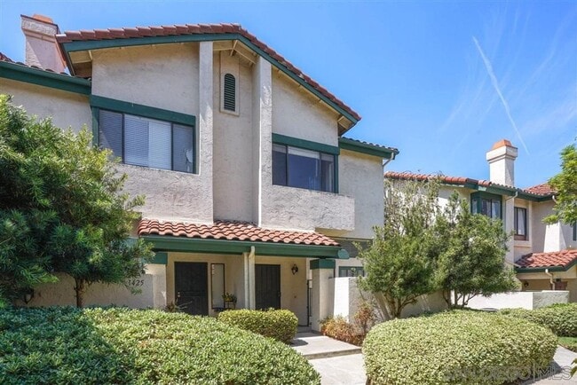 property at 1427 Summit Dr