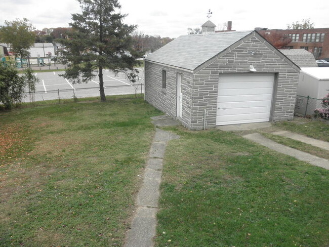 7402 School Ave in Dundalk, MD - Building Photo - Building Photo
