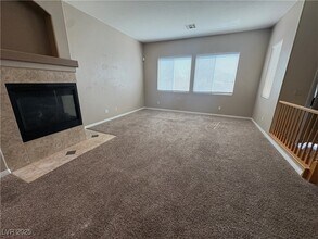 8013 Alpine Fir Ave in Las Vegas, NV - Foto de edificio - Building Photo