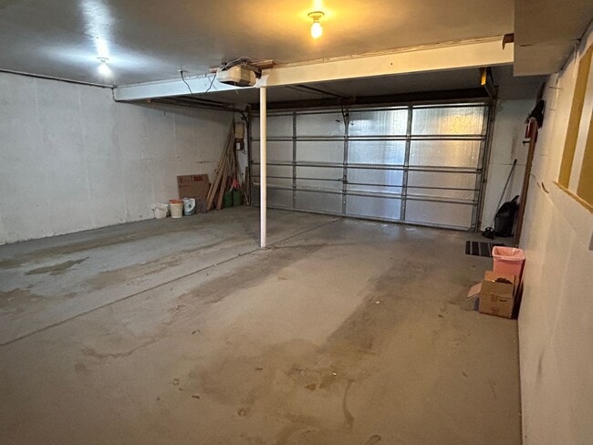 1227 4th Ave E in Dickinson, ND - Building Photo - Building Photo
