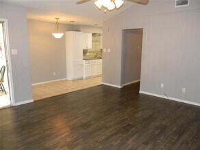 7024 Crosstimbers Ln in North Richland Hills, TX - Building Photo - Building Photo