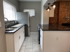 231 E 6th St-Unit -#1 in Newport, KY - Foto de edificio - Building Photo