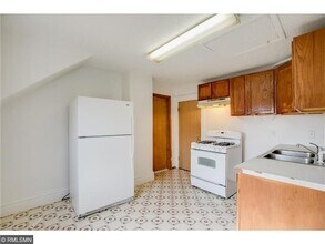 877 Clark St N in St. Paul, MN - Building Photo - Building Photo