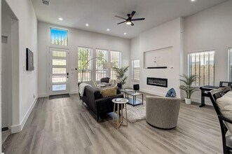 2618 Carpenter Ave in Dallas, TX - Building Photo - Building Photo