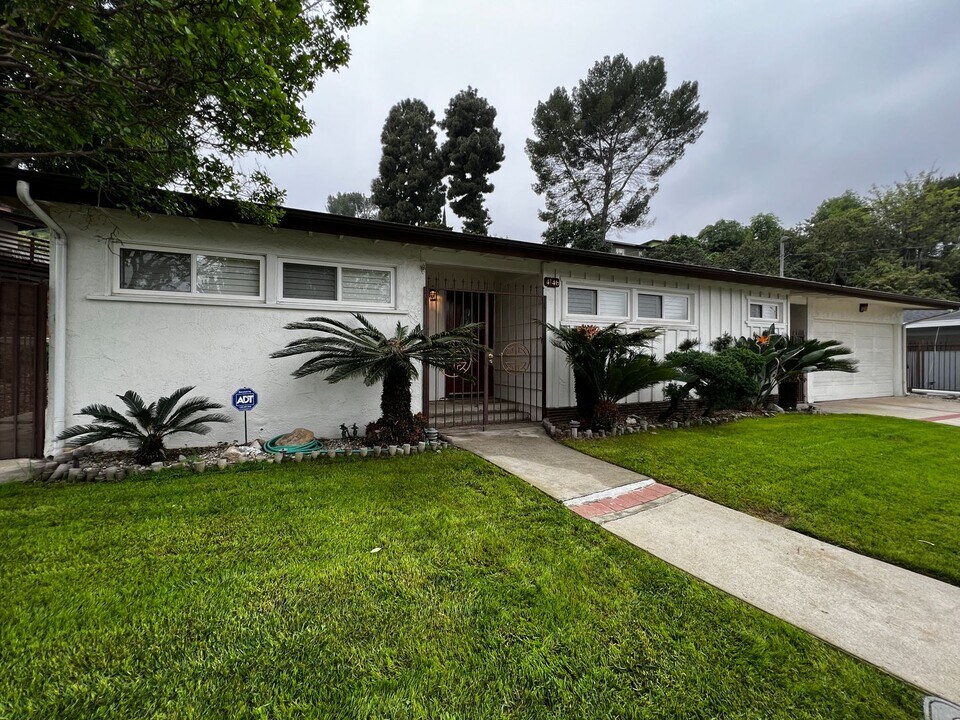 4146 Palmero Dr in Los Angeles, CA - Building Photo