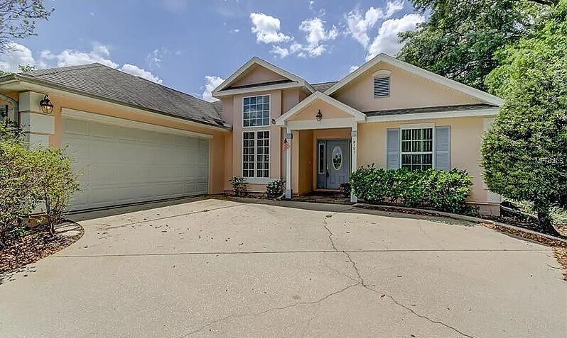 8101 Setters Point Dr in New Port Richey, FL - Building Photo