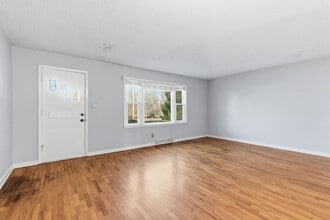 1354 E Walnut St in Springfield, MO - Foto de edificio - Building Photo