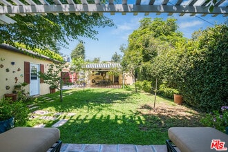 4724 Denny Ave in Los Angeles, CA - Building Photo - Building Photo