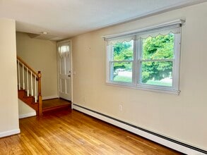 616 Norwich Ave in Colchester, CT - Building Photo - Building Photo