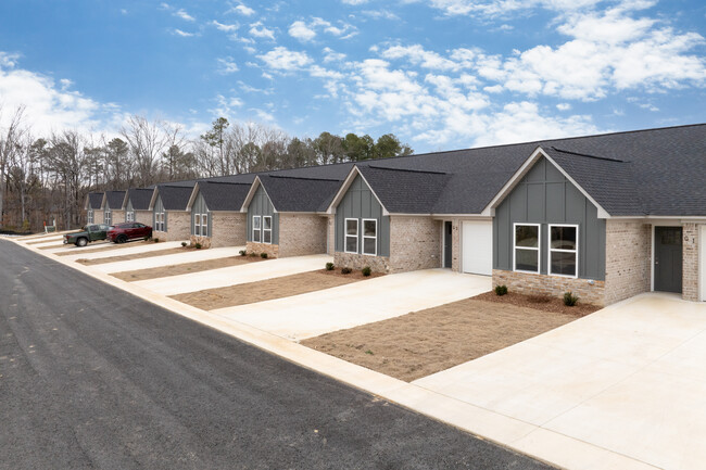 Townhomes at Magnolia in Rainbow City, AL - Building Photo - Building Photo