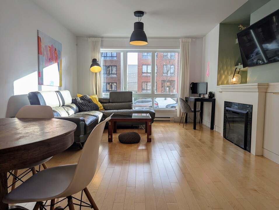 2583 Sicard Rue in Montréal, QC - Building Photo