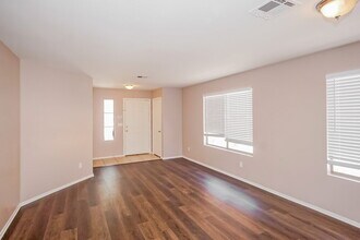 4756 Julesburg Dr in Las Vegas, NV - Building Photo - Building Photo
