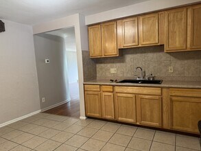18106 Libby Rd in Maple Heights, OH - Building Photo - Building Photo